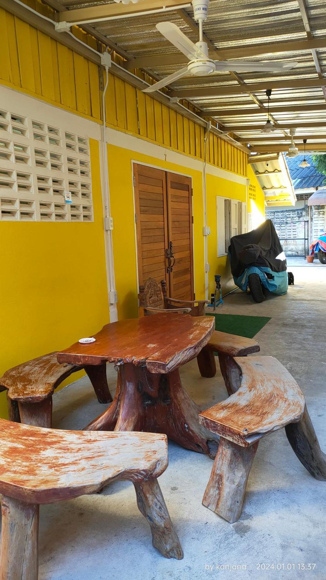 Home Stay At Tapae Chiang Mai Exterior foto